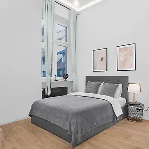  Apartment Grey Panther In The Heart Of